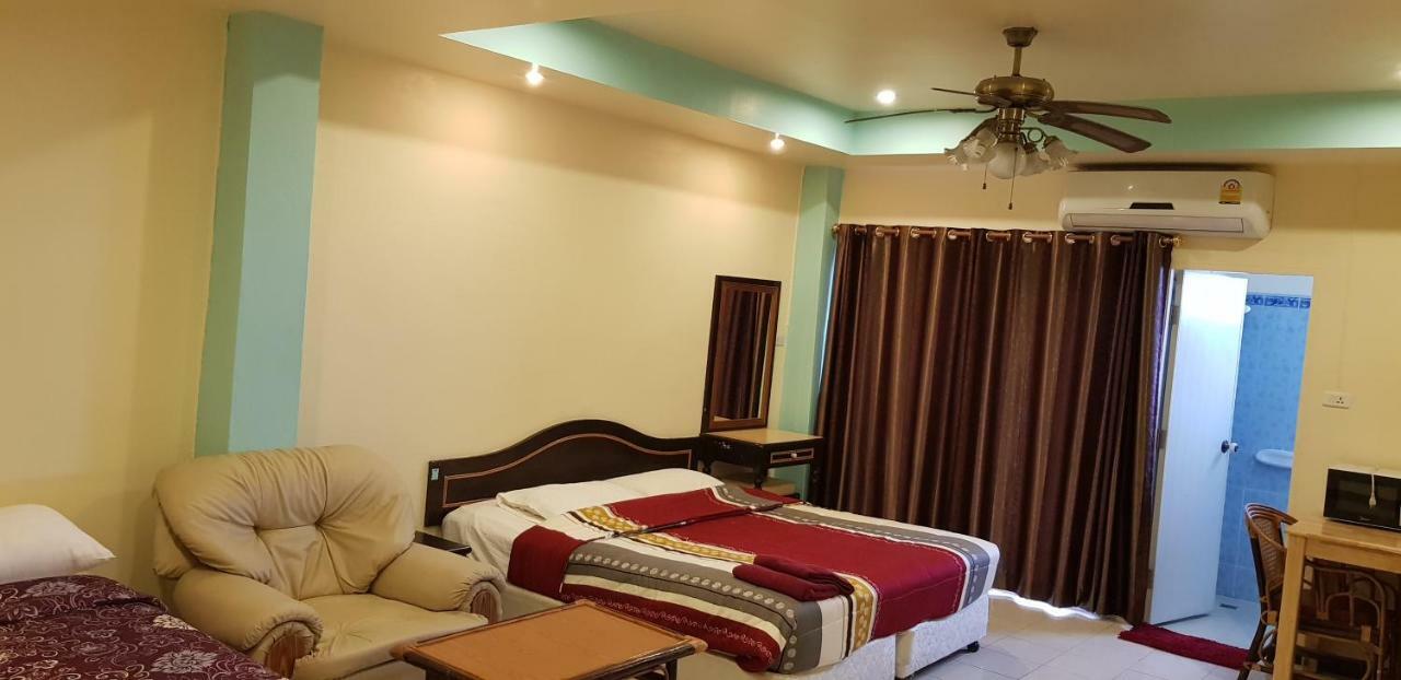 Parinya'S Apartment Pattaya Exterior photo