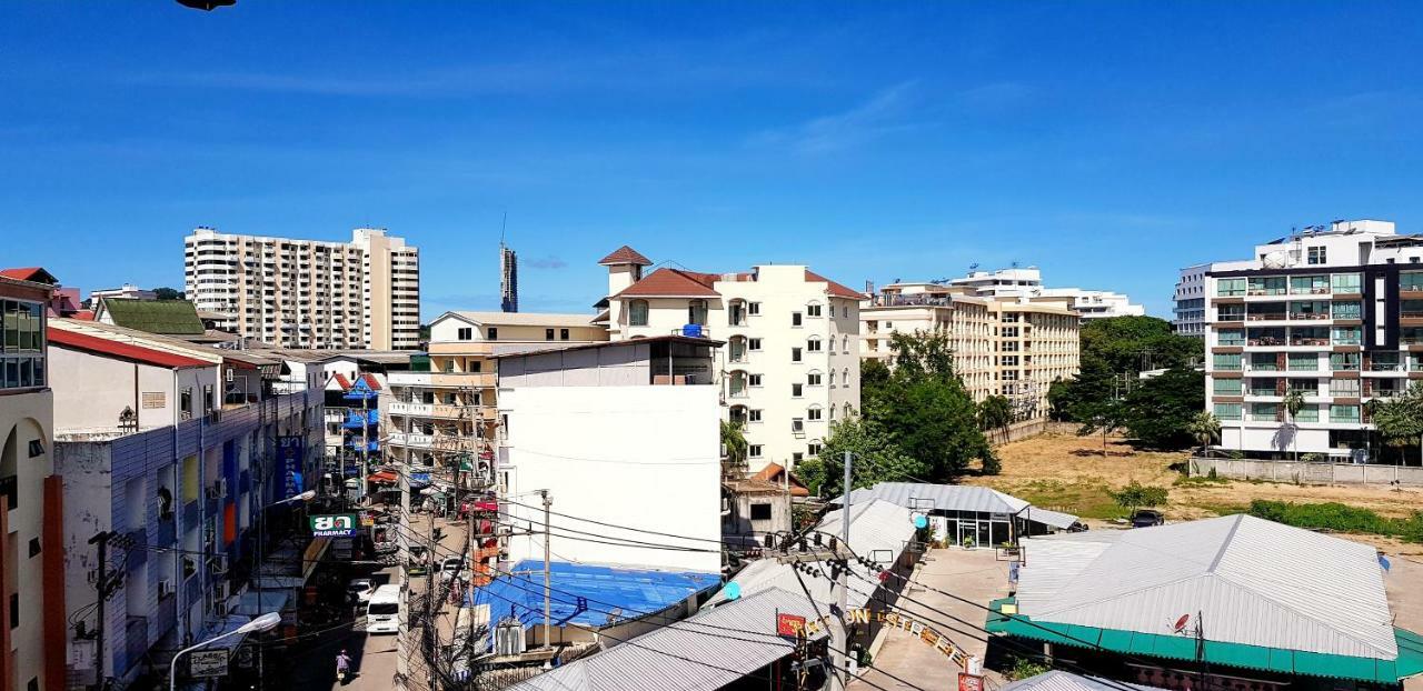 Parinya'S Apartment Pattaya Exterior photo